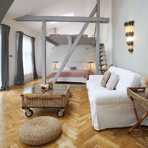 Studio duplex